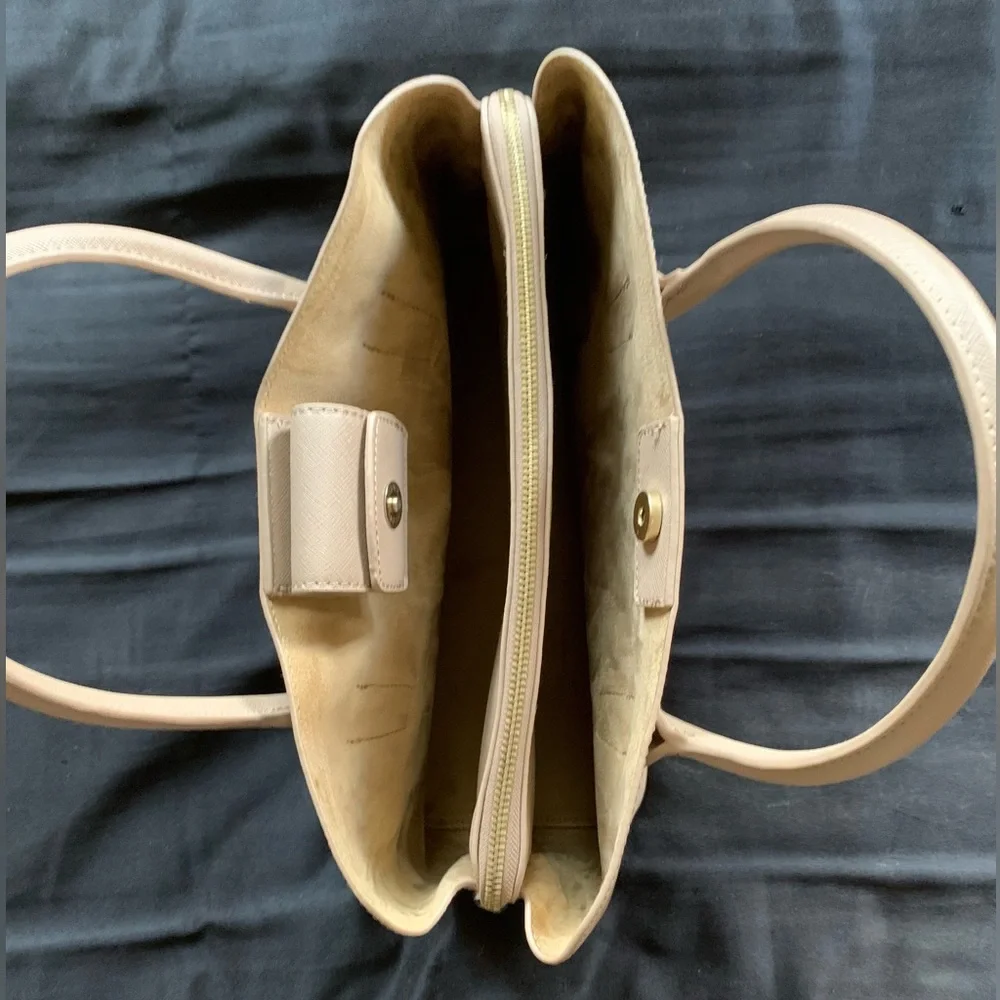 Natural Beauty Basic Cream & Gold Top Handle Purse w/ Removable shoulder strap - Picture 4 of 11